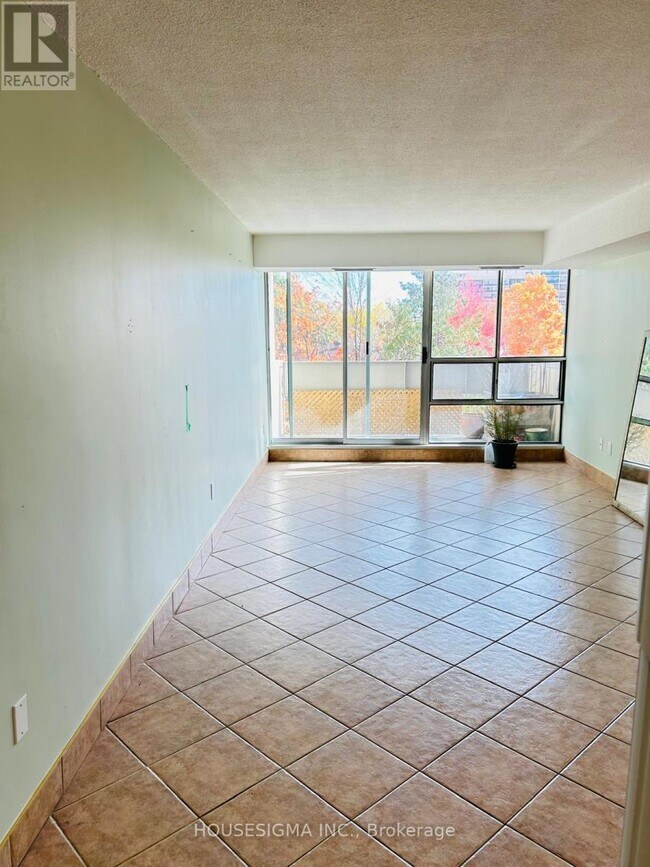 1300 Marlborough Ct in Oakville, ON - Building Photo - Building Photo