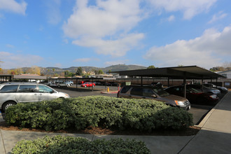 Pepper Creek in El Cajon, CA - Foto de edificio - Building Photo