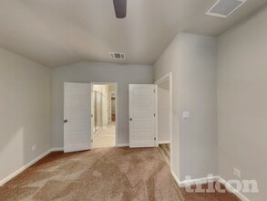 6011 Noah Pl in Saint Hedwig, TX - Building Photo - Building Photo