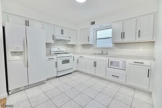 23 Kearny St-Unit -1 in Newark, NJ - Building Photo - Building Photo