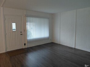 6849 Cornell St in Taylor, MI - Building Photo - Building Photo