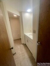 385 Massachusetts Ave in Arlington, MA - Foto de edificio - Building Photo