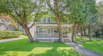 240 Flax Hill Rd in Norwalk, CT - Building Photo