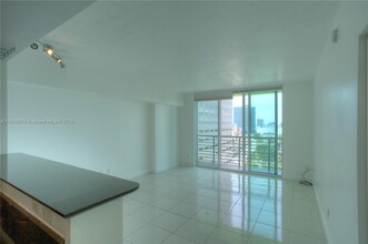 325 S Biscayne Blvd, Unit 2320 in Miami, FL - Building Photo - Building Photo