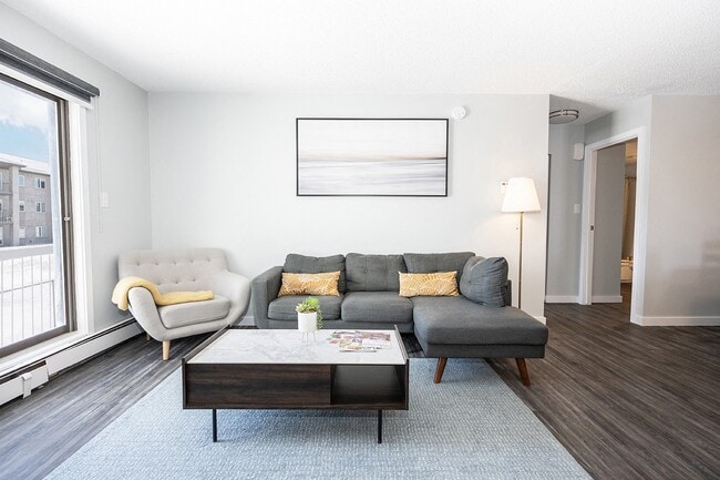 The Polo Club in Winnipeg, MB - Building Photo - Building Photo