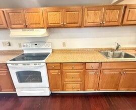 23 Hayward Ave in Colchester, CT - Building Photo - Building Photo