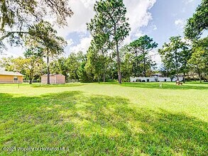 13460 Little Farms Dr in Spring Hill, FL - Building Photo - Building Photo