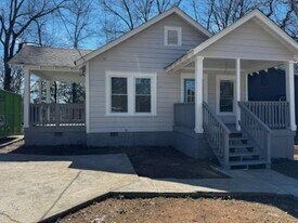 1332 McClelland Ave in East Point, GA - Building Photo