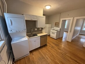 150 5th St, Unit 2 in Cambridge, MA - Foto de edificio - Building Photo