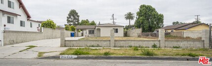 322 W 122nd St in Los Angeles, CA - Building Photo - Building Photo