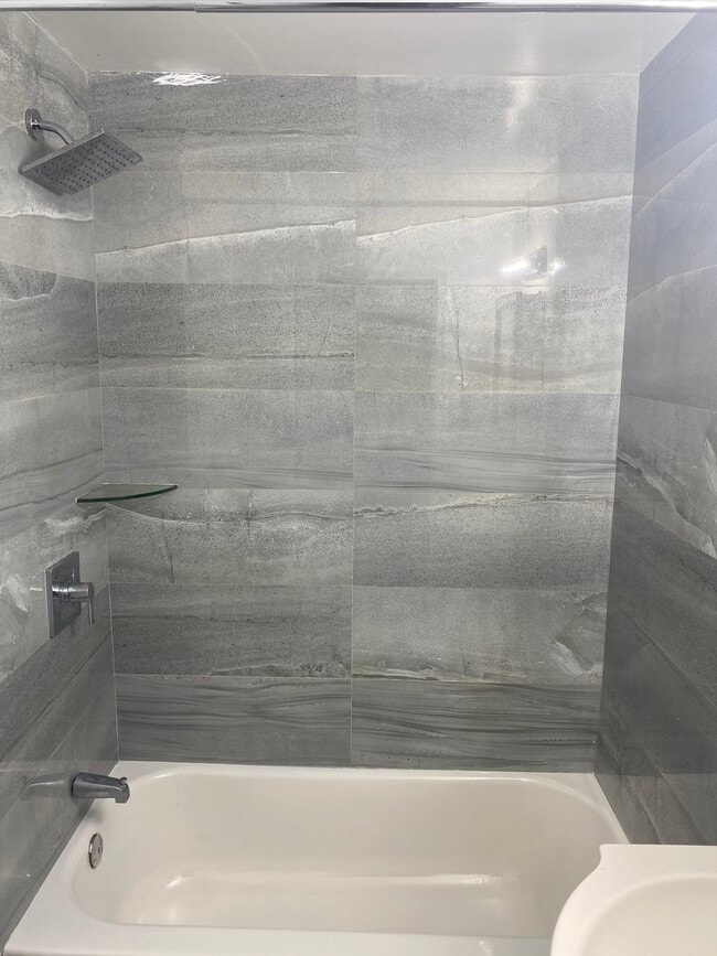 5629 Malcolm St in Philadelphia, PA - Building Photo - Building Photo