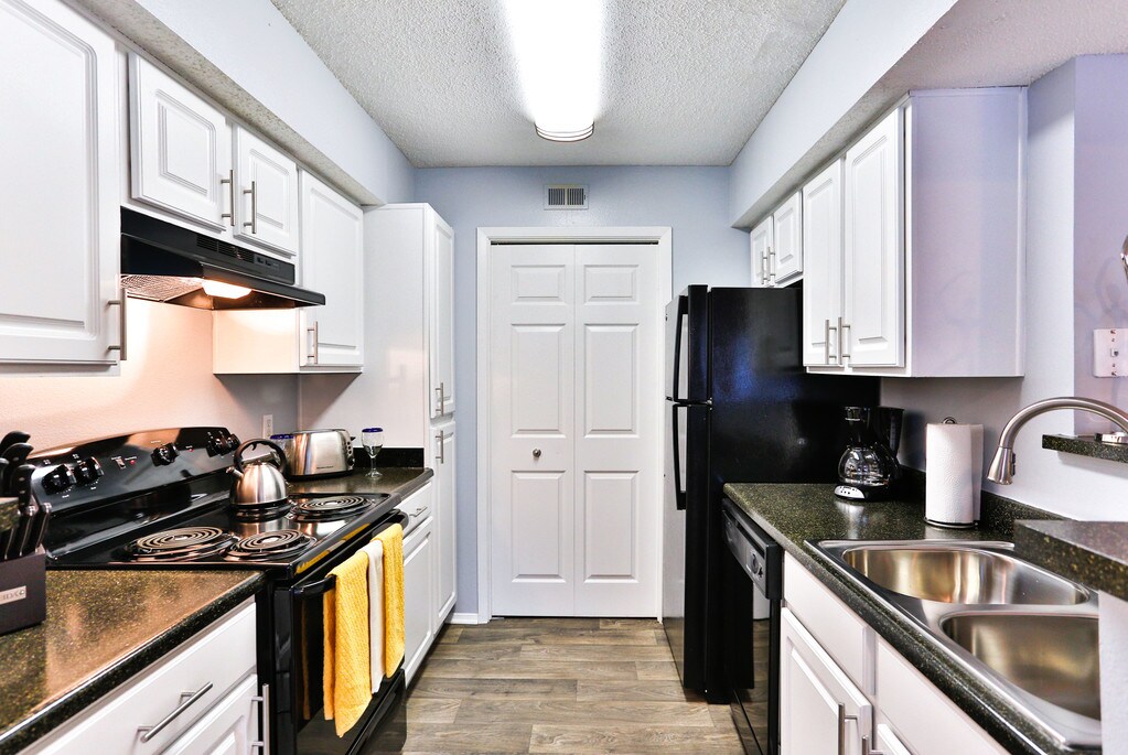 Mission Matthews Place Matthews, NC Apartments