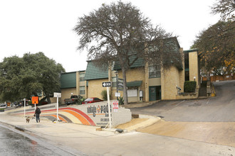 Vintage Pad Suites in San Marcos, TX - Building Photo - Building Photo