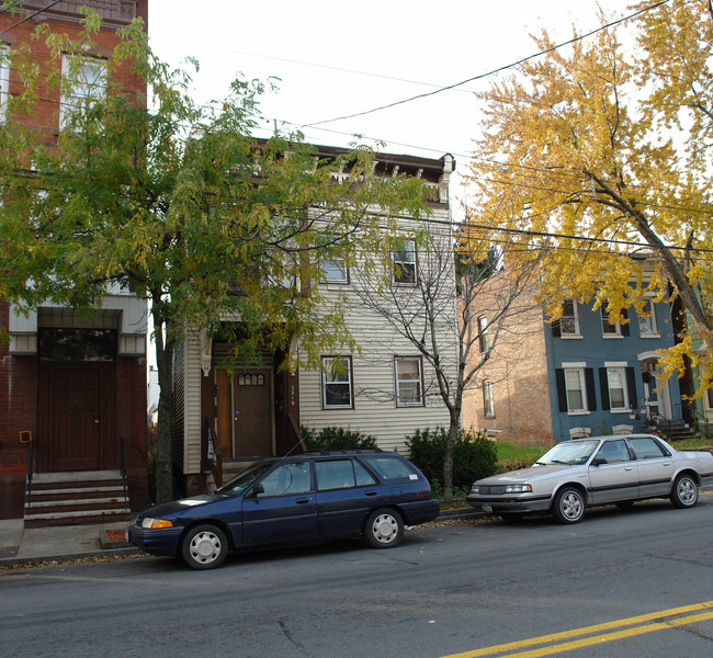 3319 6th Ave in Troy, NY - Foto de edificio - Building Photo