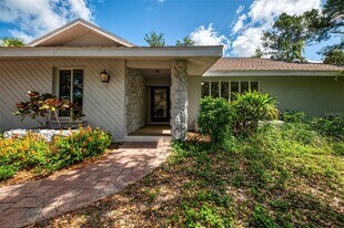 1224 S View Dr in Siesta Key, FL - Building Photo