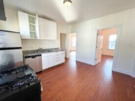 19 Eastman St, Unit 3 in Boston, MA - Building Photo