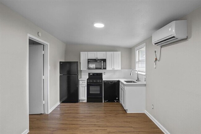 property at 506 W Grady Dr