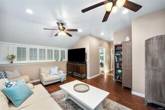 327 N Harwood St in Orange, CA - Building Photo - Building Photo