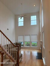 61 S Manor Ct in Wall Township, NJ - Foto de edificio - Building Photo