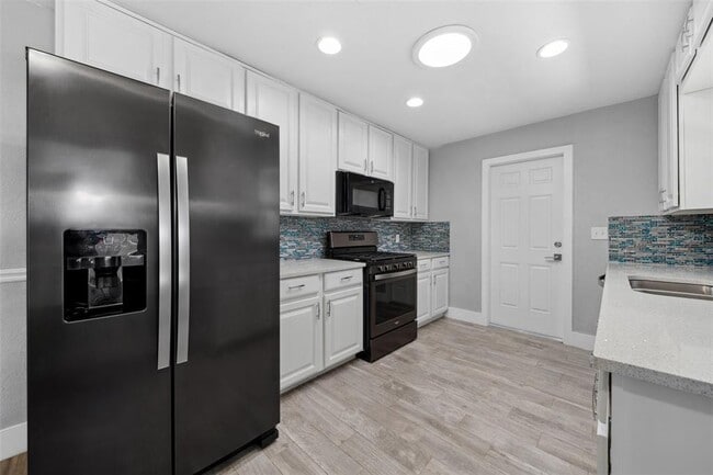 6566 20th St N in St. Petersburg, FL - Building Photo - Building Photo