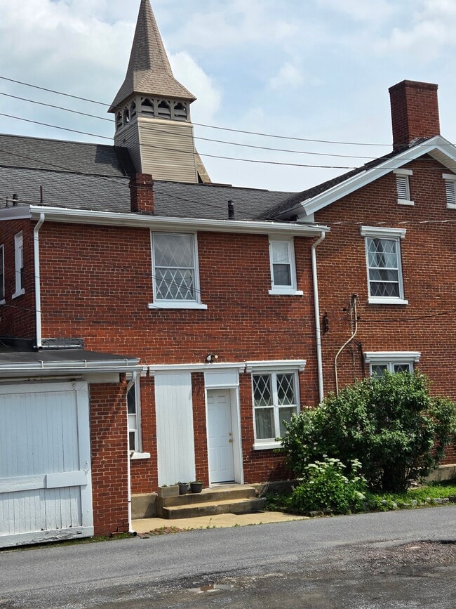 806 13th St in Altoona, PA - Foto de edificio - Building Photo