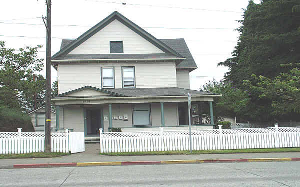 1231 Walnut St in Everett, WA - Foto de edificio