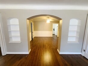 5920 La Vista Dr, Unit 2 in Dallas, TX - Building Photo - Building Photo