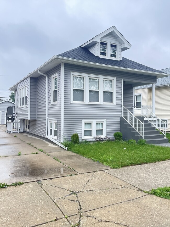 4438 N Austin Ave in Chicago, IL - Building Photo - Building Photo