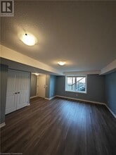 243 Chapel Hill Dr in Kitchener, ON - Building Photo - Building Photo