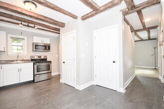 5 Fern Ct in Dover, NH - Building Photo - Building Photo