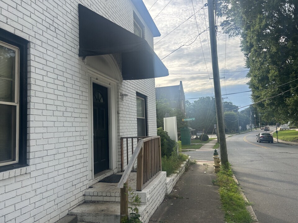 Room in Apartment on Kerr St NW in Concord, NC - Building Photo