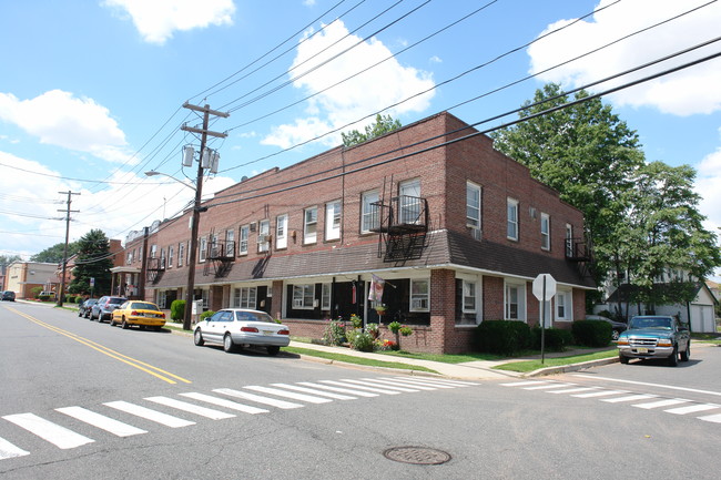 217 Pershing Ave in Carteret, NJ - Building Photo - Building Photo