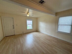 107 W Texas Ave, Unit Unit B in Killeen, TX - Building Photo - Building Photo