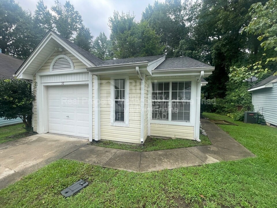 3607 McCuiston Rd in Greensboro, NC - Building Photo