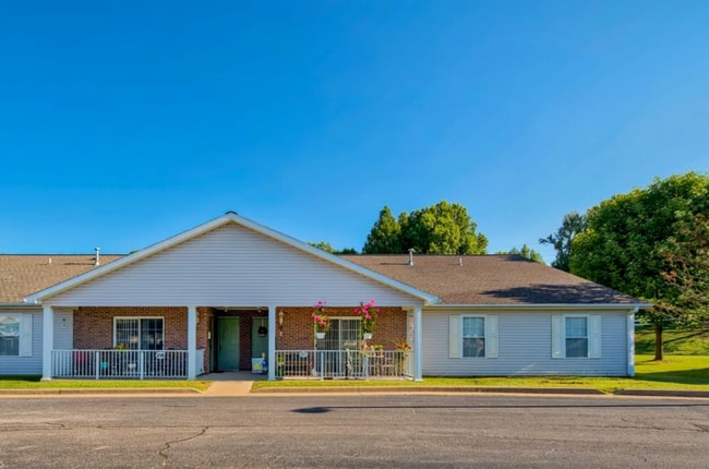 Leisure Living Lakeside in Evansville, IN - Building Photo - Building Photo