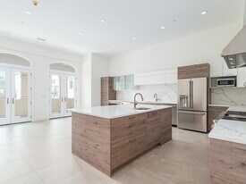 121 Greenwich Ave in Greenwich, CT - Building Photo