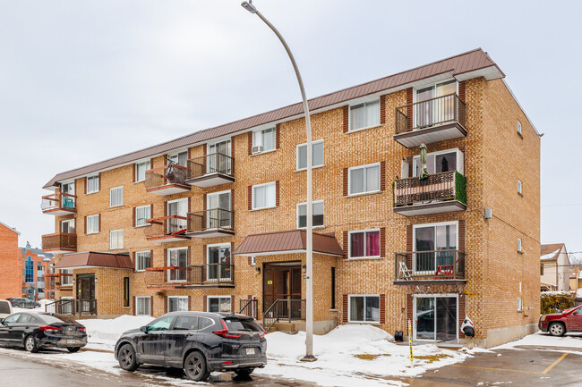 615 De Royan Rue in Laval, QC - Building Photo - Building Photo