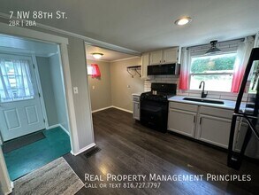7 NW 88th St in Kansas City, MO - Building Photo - Building Photo
