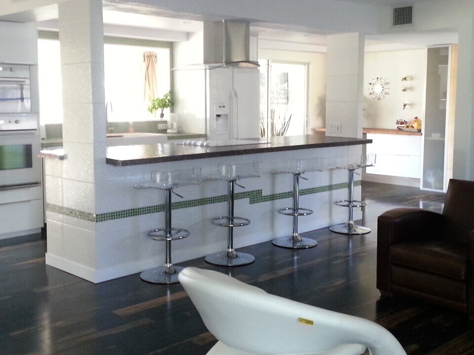 7108 NW 66th St in Tamarac, FL - Building Photo