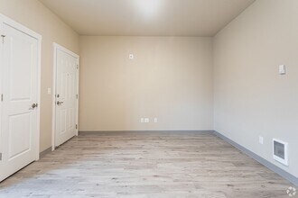 Lake Grove Apartments! in Lakewood, WA - Building Photo - Building Photo