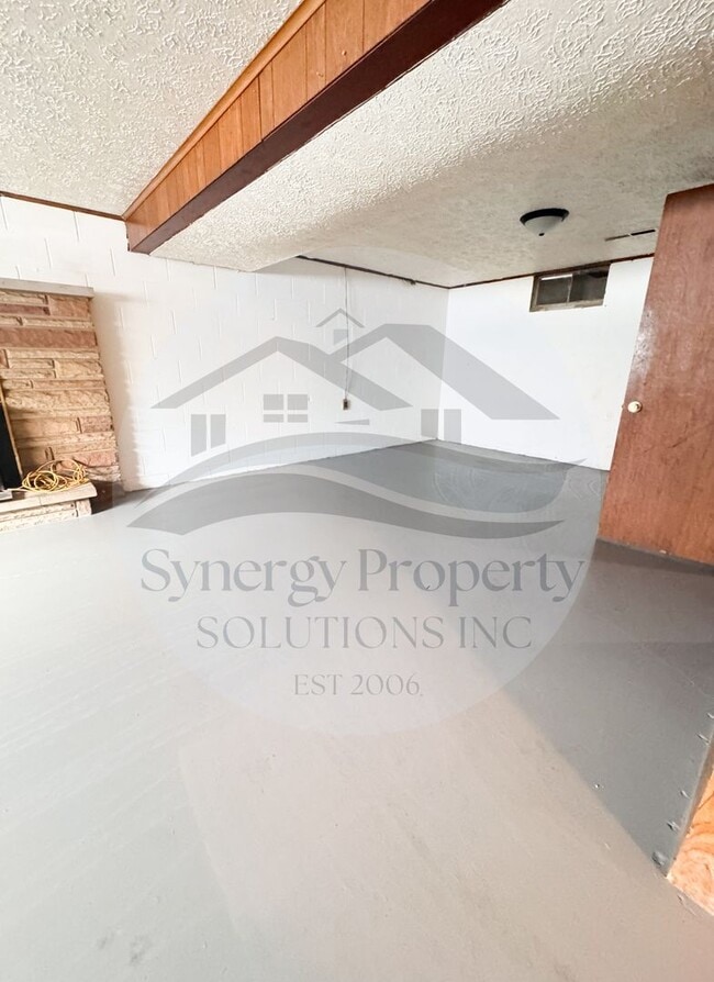 745 Carol Ln in Mansfield, OH - Foto de edificio - Building Photo