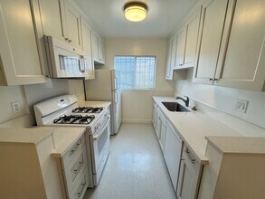 11662 Sunset Blvd in Los Angeles, CA - Building Photo - Building Photo