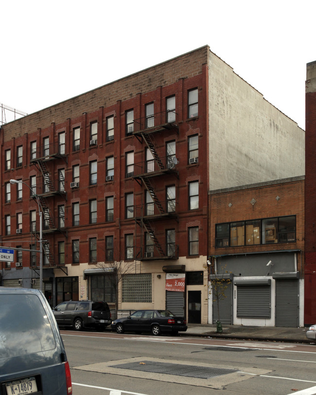 2226-2228 First Ave in New York, NY - Foto de edificio - Building Photo