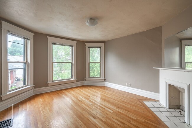 property at 207 W Hubbard Ave