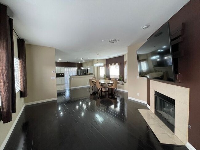 8935 Deep Ridge Ct in Las Vegas, NV - Building Photo - Building Photo