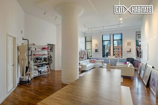 80 Varick St-Unit -4A in New York, NY - Building Photo - Building Photo