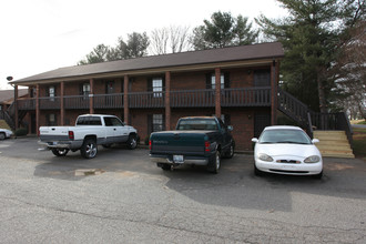 Countryside Gardens in Winston-Salem, NC - Foto de edificio - Building Photo