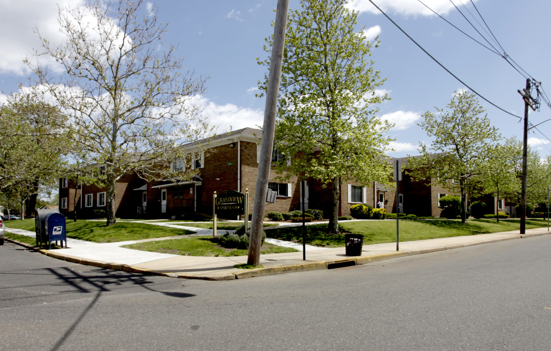 Grandview Apartments in Keansburg, NJ - Building Photo