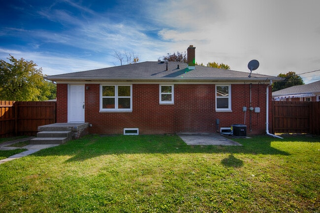 2202 Main St in Beech Grove, IN - Building Photo - Building Photo