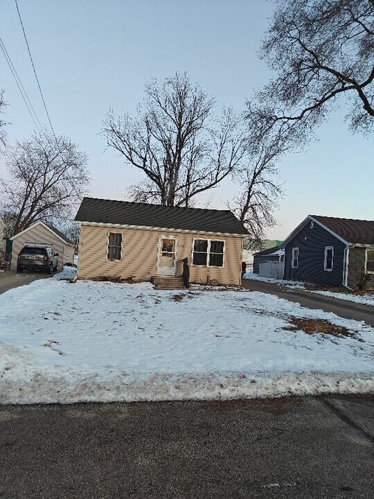 1378 Thrush St in Green Bay, WI - Building Photo